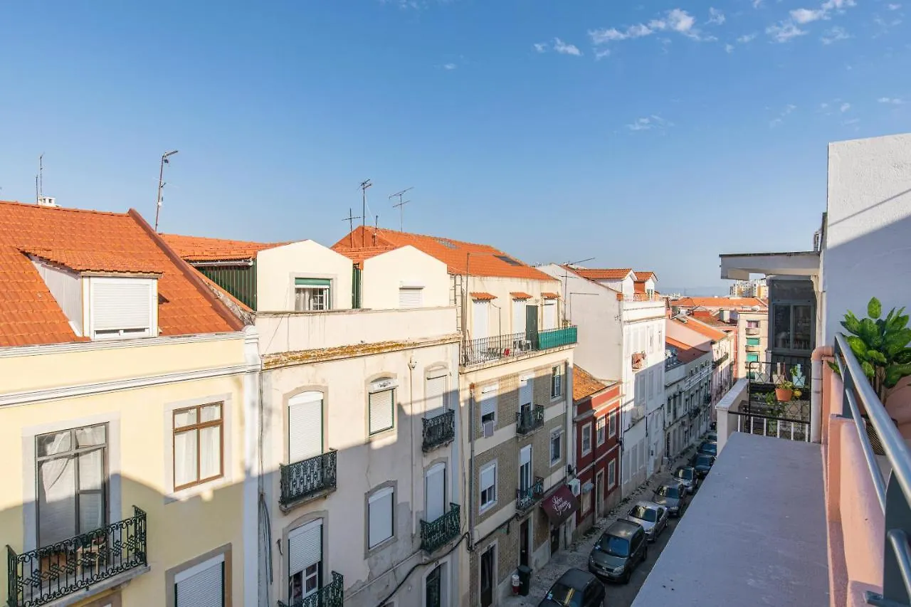 Lovelystay - Sunny 1Bdr Apartment W/Terrace Lisbon