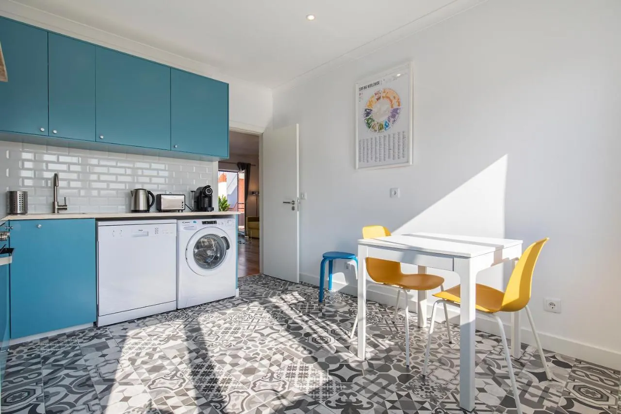 Lovelystay - Sunny 1Bdr Apartment W/Terrace Lisbon Portugal