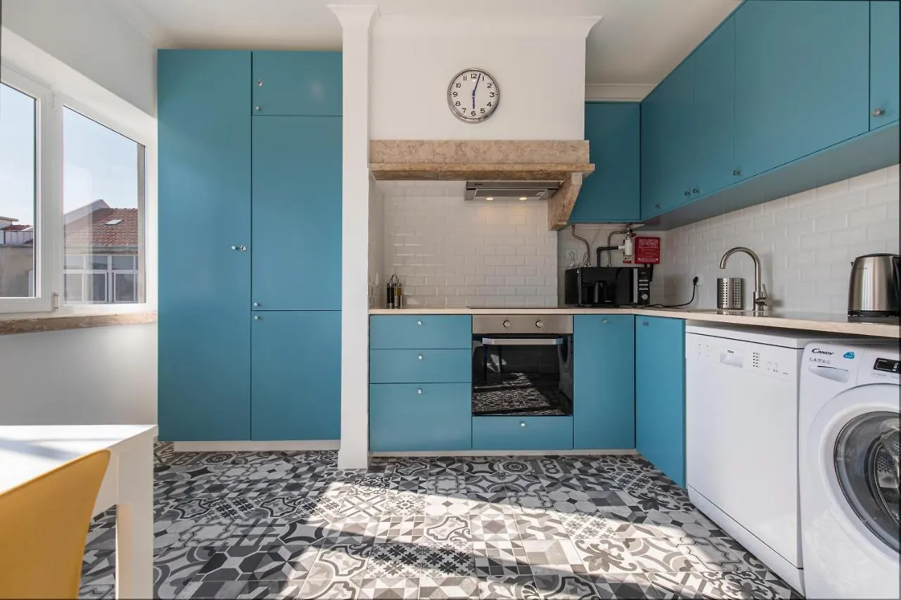 Lovelystay - Sunny 1Bdr Apartment W/Terrace Lisbon 0*,  Portugal