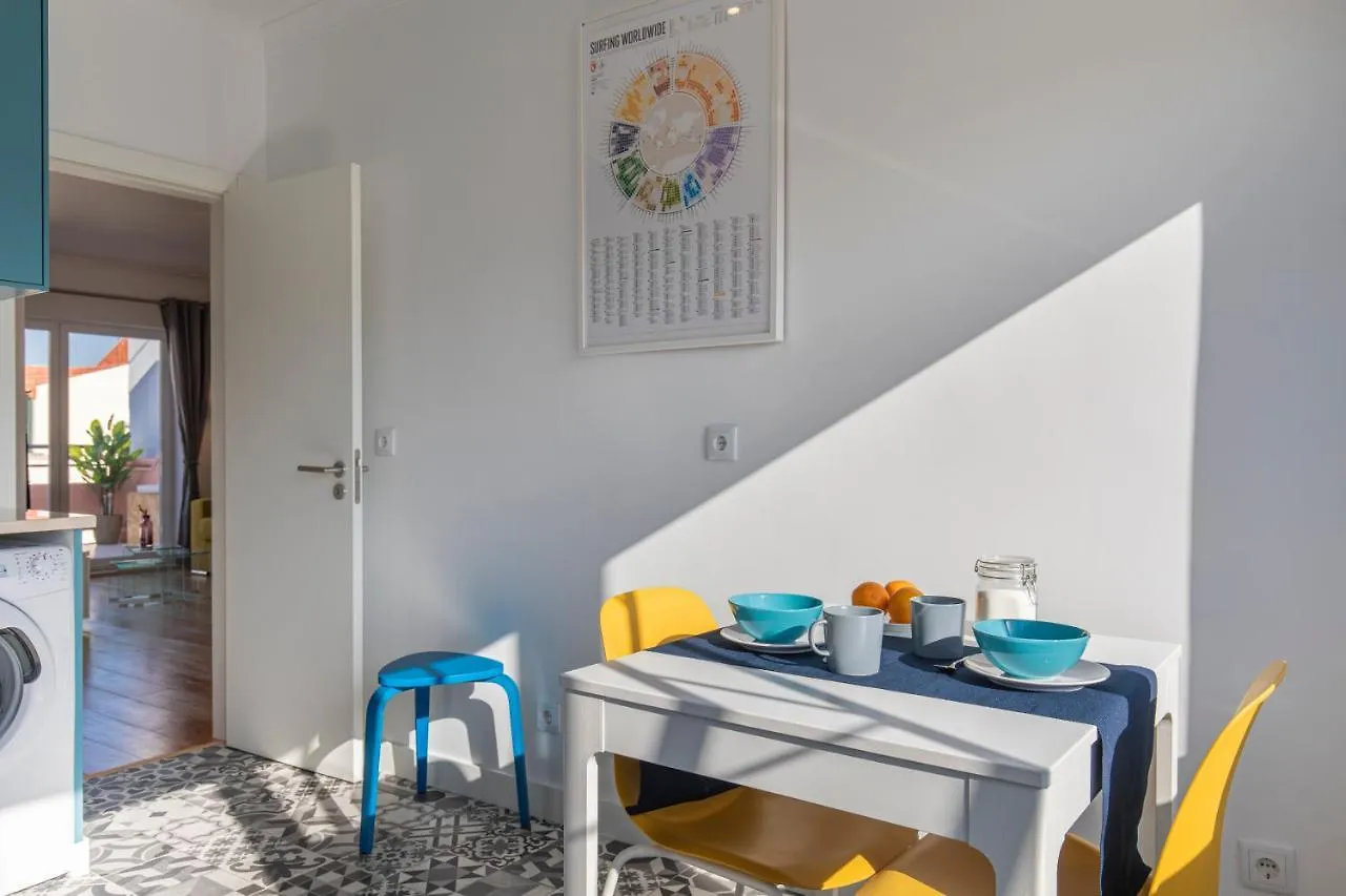 Lovelystay - Sunny 1Bdr Apartment W/Terrace Lisbon