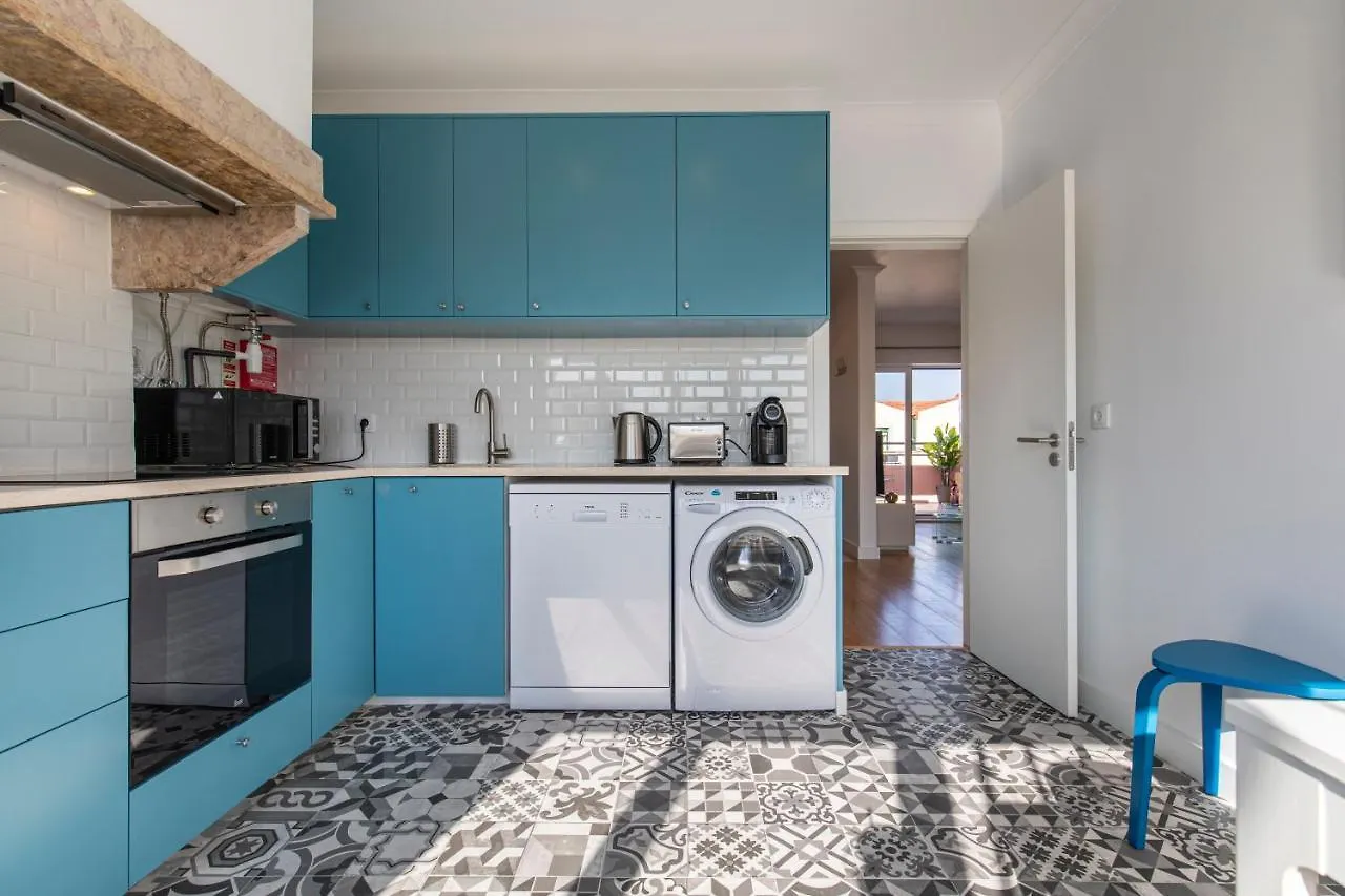 Lovelystay - Sunny 1Bdr Apartment W/Terrace Lisbon