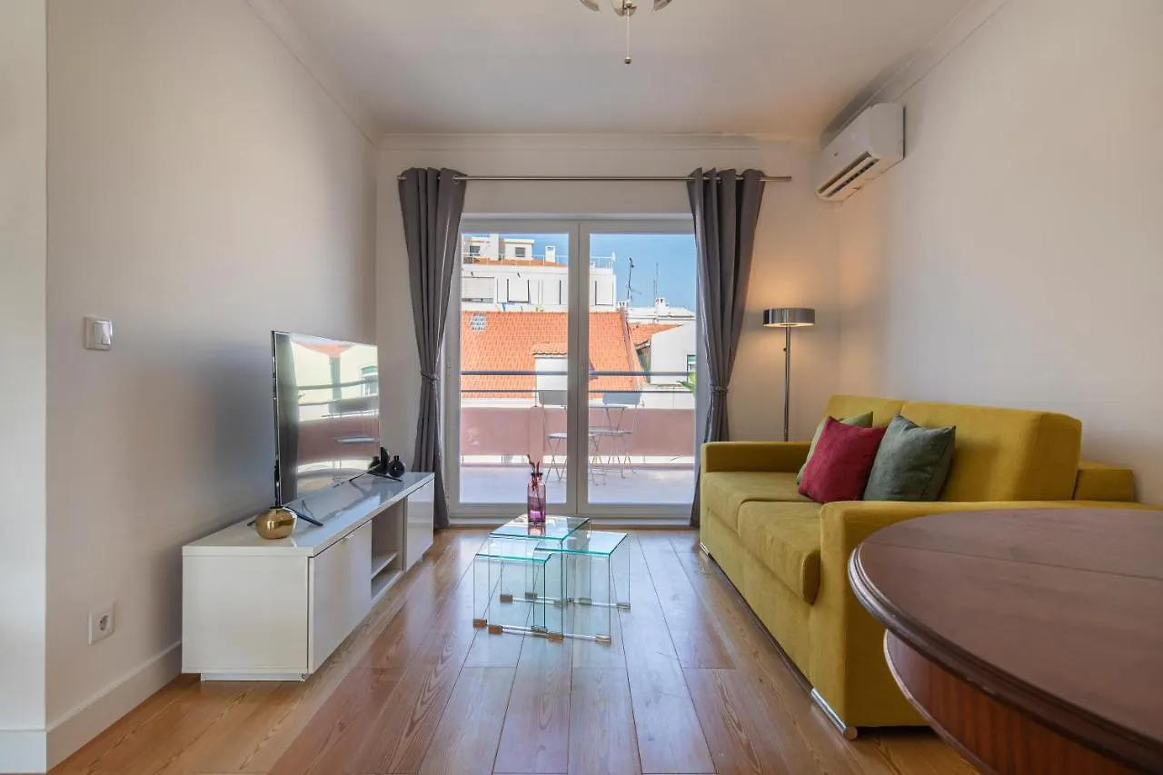 Lovelystay - Sunny 1Bdr Apartment W/Terrace Lisbon