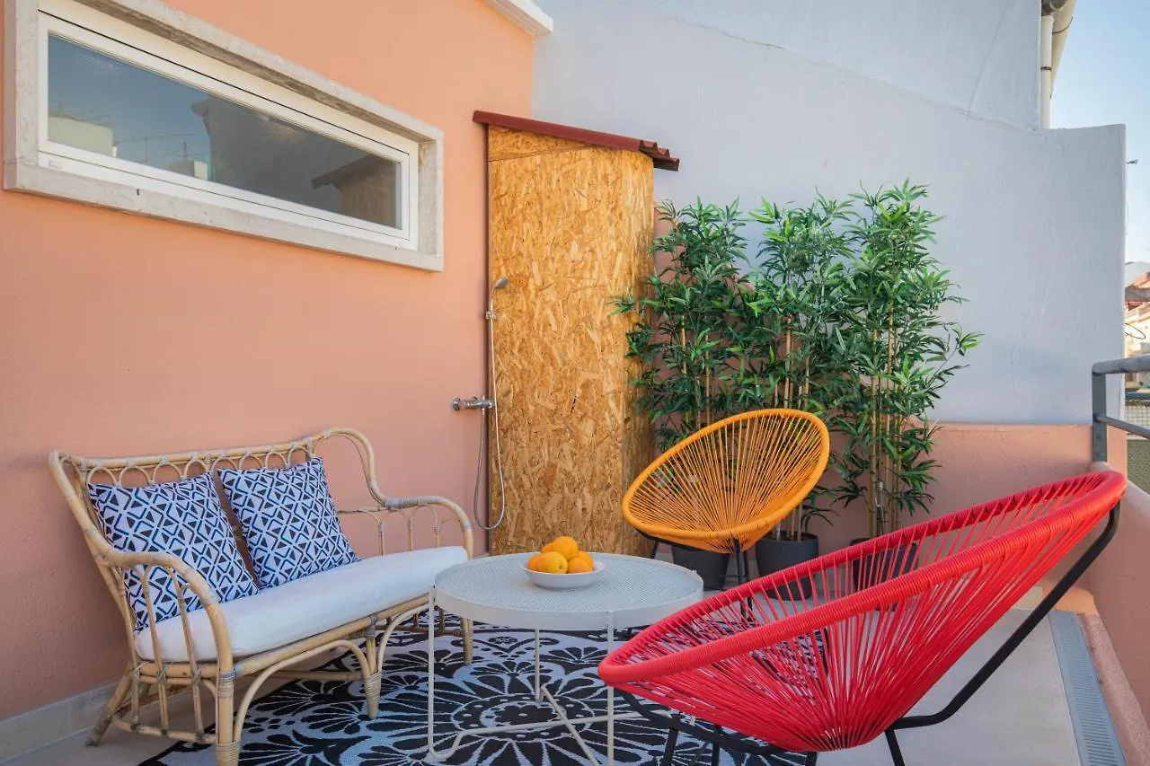 Lovelystay - Sunny 1Bdr Apartment W/Terrace Lisbon 0*,