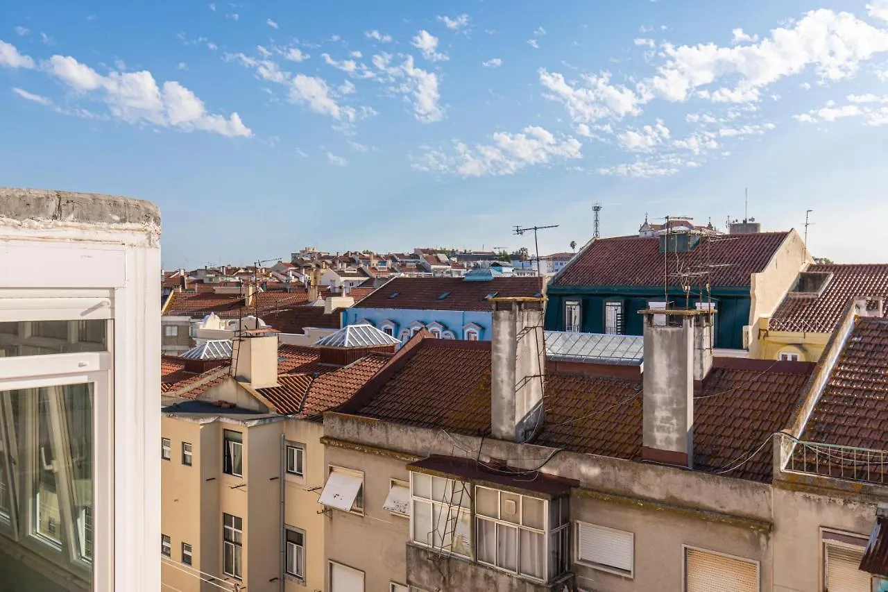 Lovelystay - Sunny 1Bdr Apartment W/Terrace Lisbon
