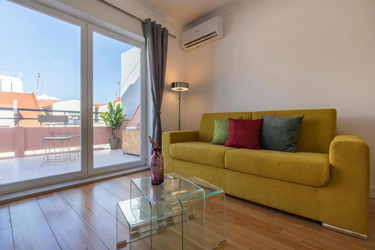Lovelystay - Sunny 1Bdr Apartment W/Terrace Lisbon