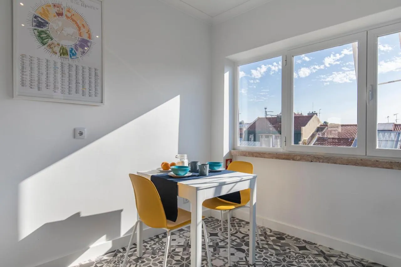 Lovelystay - Sunny 1Bdr Apartment W/Terrace Lisbon 0*,  Portugal